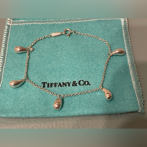 Authentic Tiffany  & CO. Elsa Peretti 5 Teardrop Bracelet - Picture 1 of 2